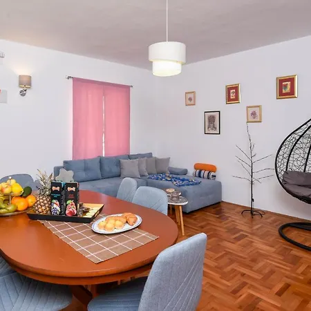 Apartments Sandra Orebić Esterno foto